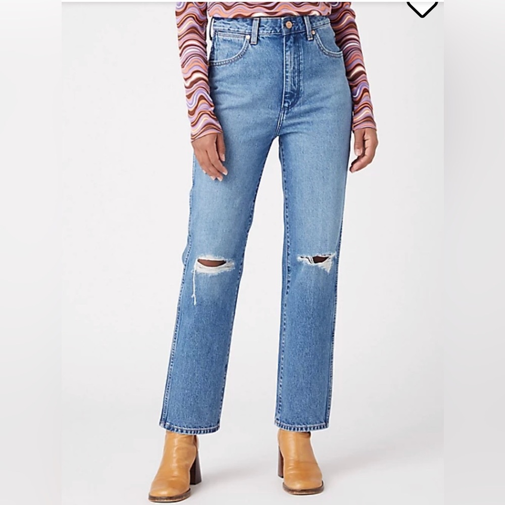 WRANGLER WOMEN'S WILD WEST 603 DESTRUCTED JEAN- NWT